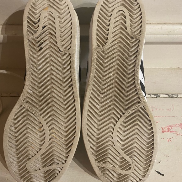 Adidas Original Superstars - Kids size 4.5 = Women’s US size 6 - Picture 7 of 8